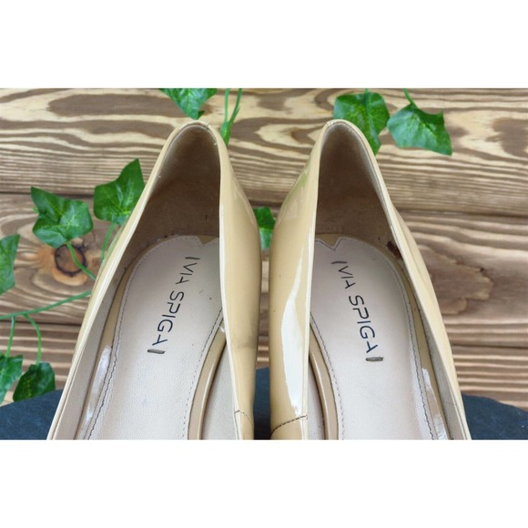 Via Spiga Size 9 M Beige Almond Toe Wedge Patent Leather Women - Picture 3 of 7